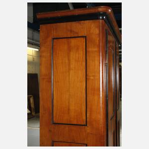 Großer Dielenschrank Biedermeier