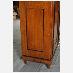 Großer Dielenschrank Biedermeier