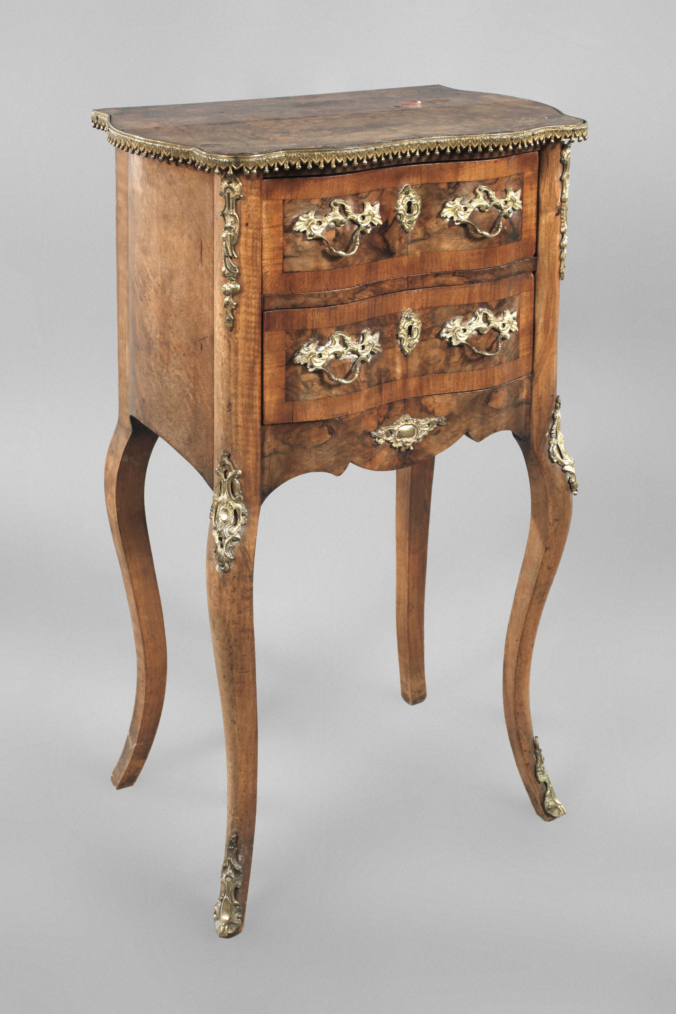 Nachtschränkchen Neobarock