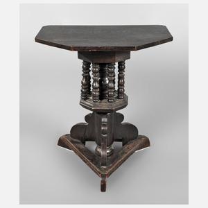 Tisch im Renaissancestil