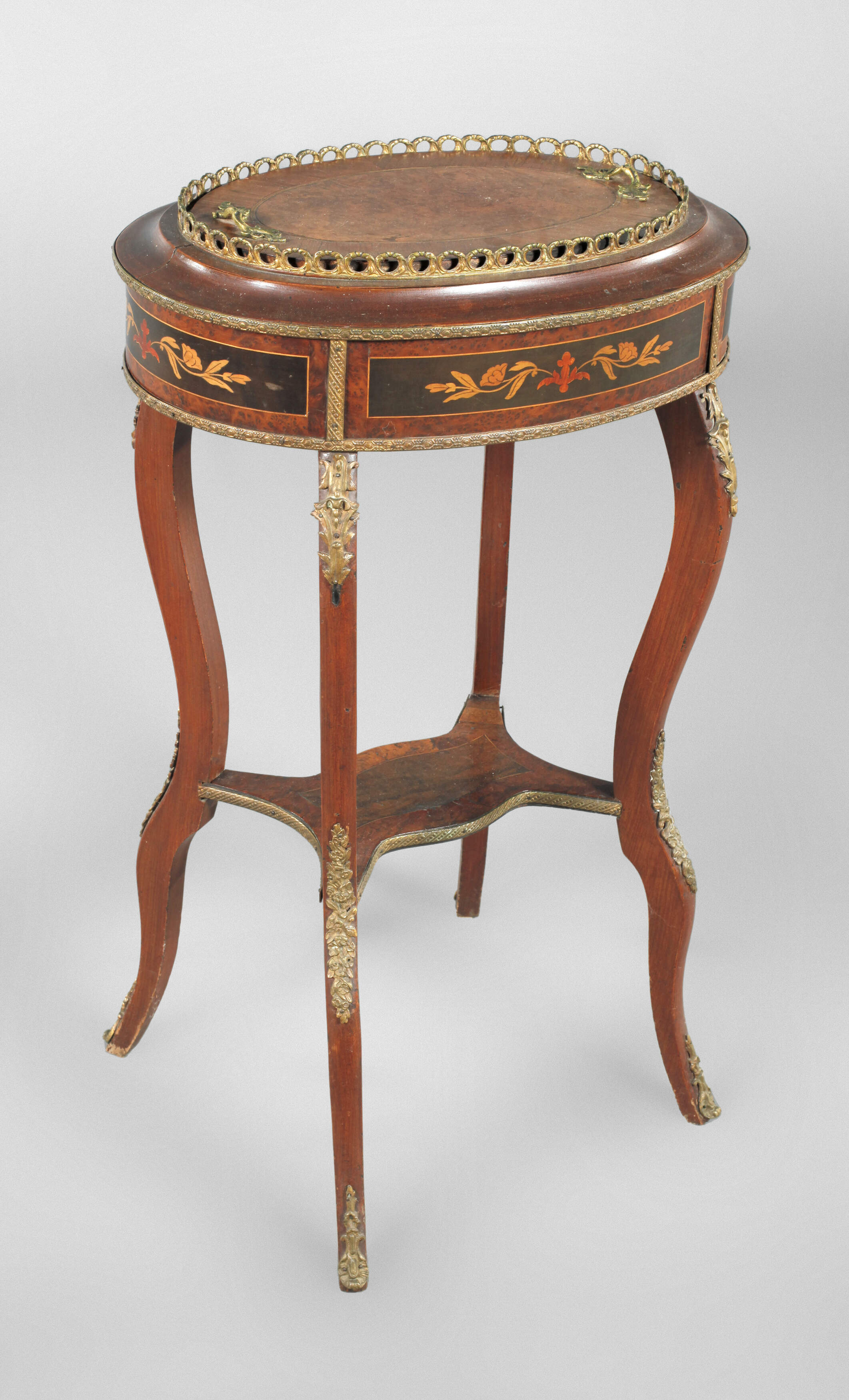 Blumentisch im Louis-Seize-Stil