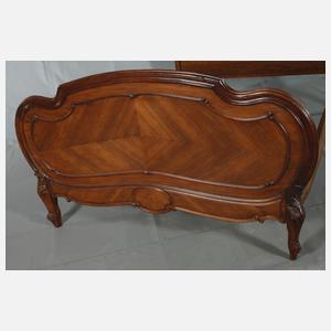 Französisches Bett im Rokokostil
