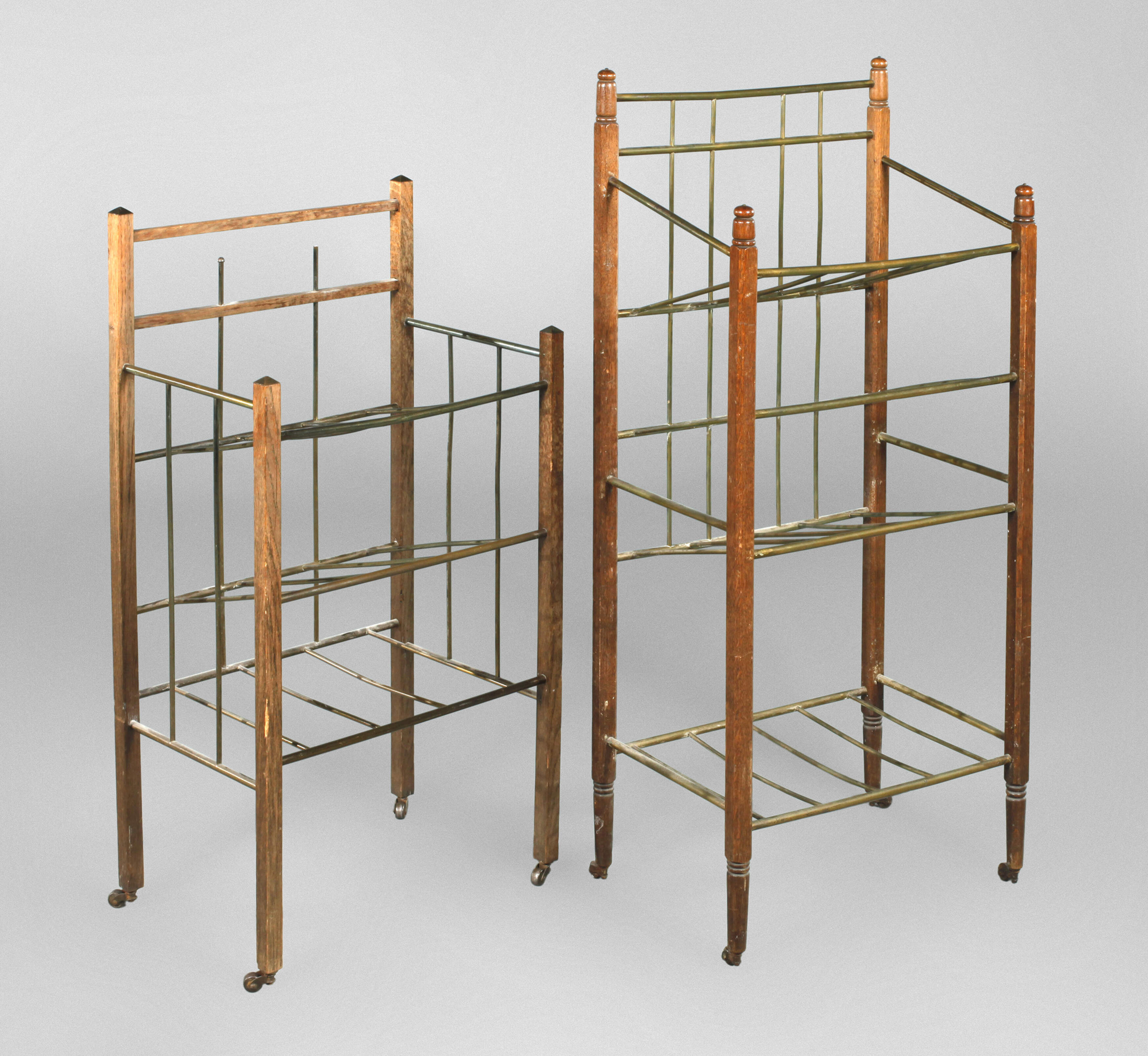 Zwei Zeitungsständer