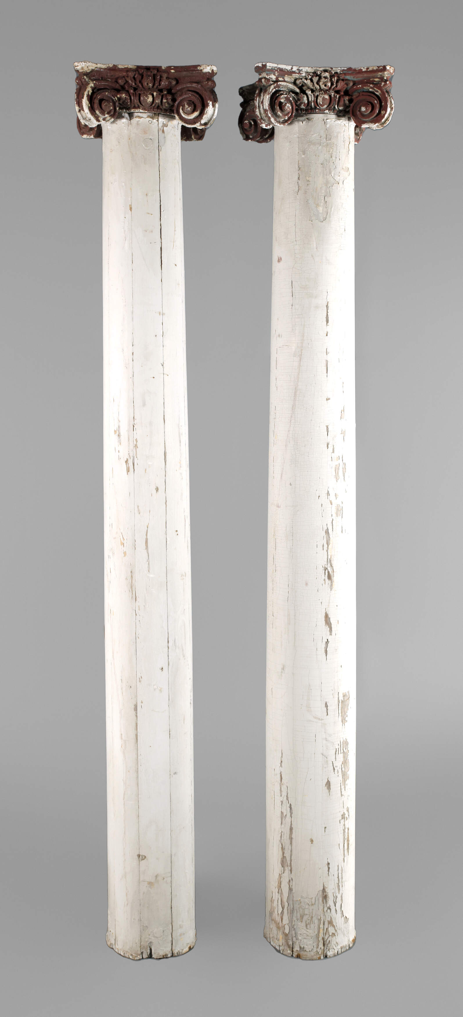 Paar Holzsäulen