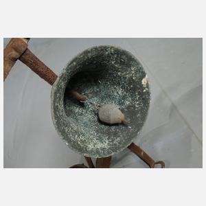 Glocke mit Wandhalterung