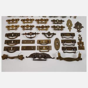 Großes Konvolut Möbelbeschläge