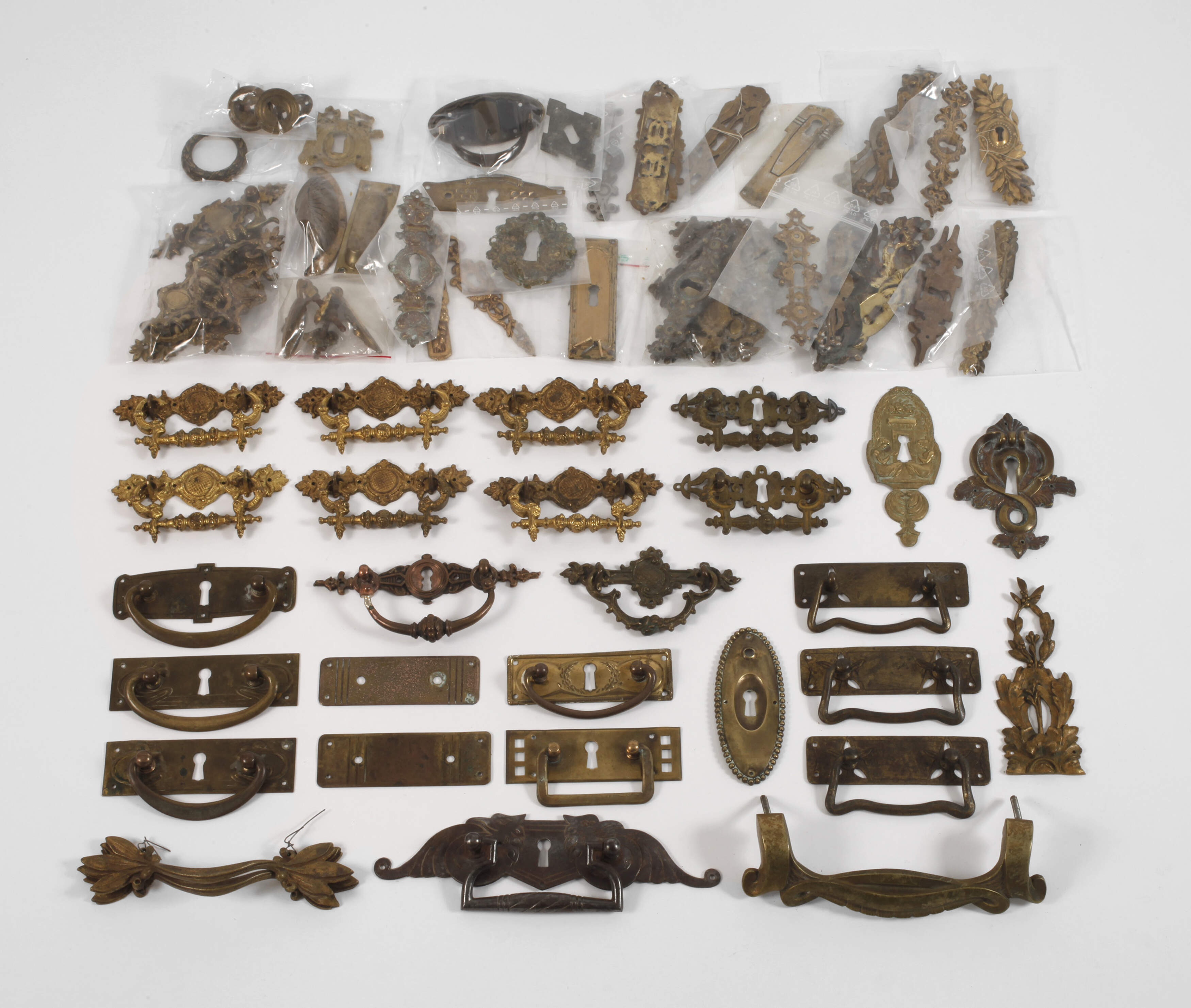 Großes Konvolut Möbelbeschläge