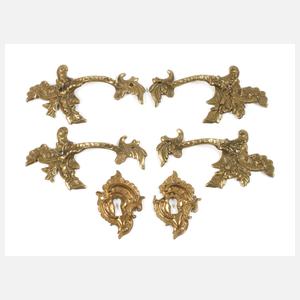 Vier barocke Kommodenbeschläge