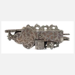 Prächtiges barockes Türschloss