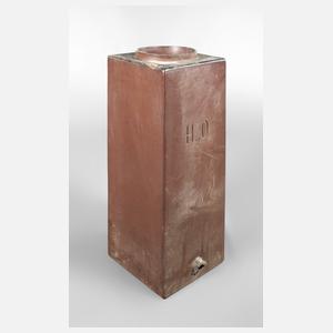 Großer Wasserbehälter