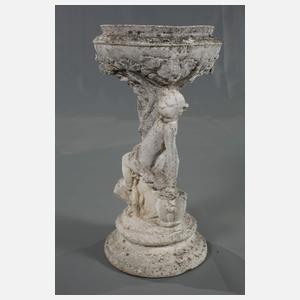 Schale mit figürlichem Fuß