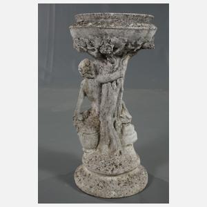 Schale mit figürlichem Fuß