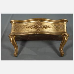 Wandkonsole im Barockstil