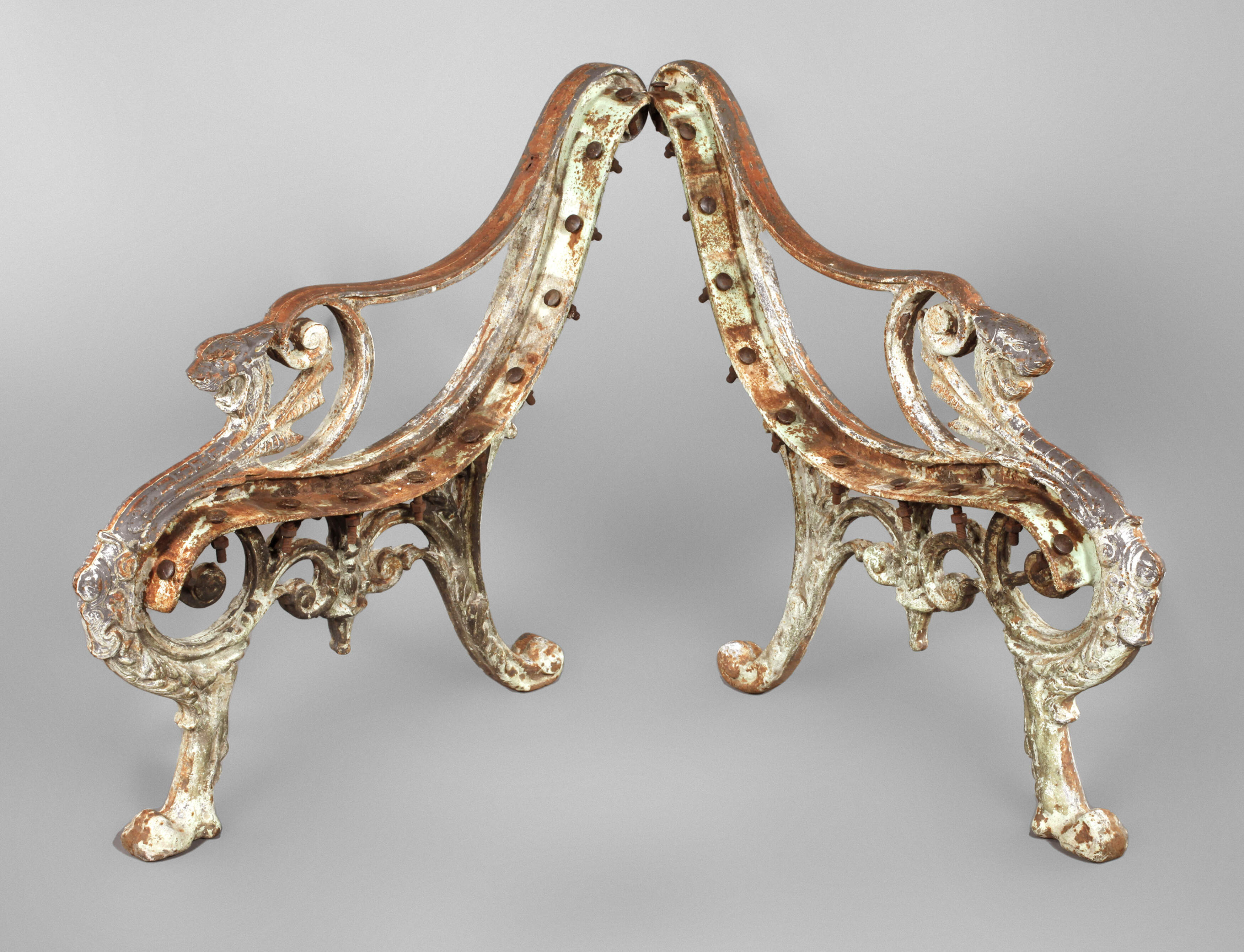 Paar prächtige Bankwangen Historismus