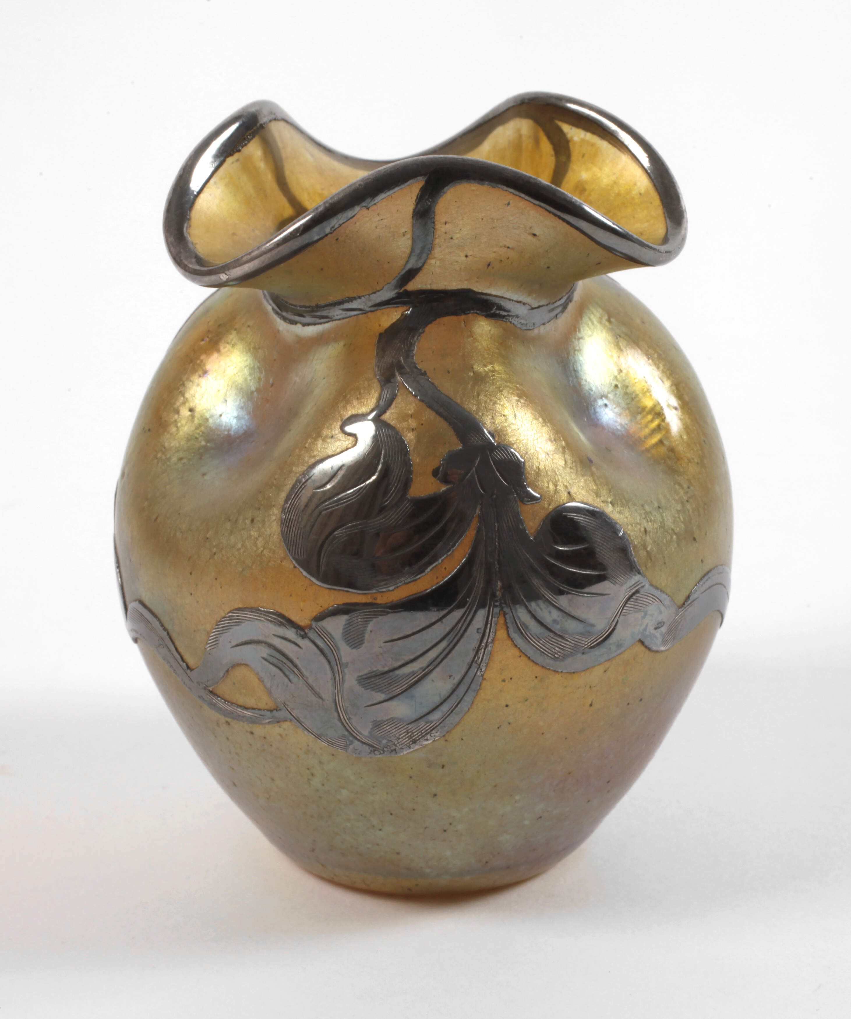 Loetz Witwe kleine Vase mit Silveroverlay