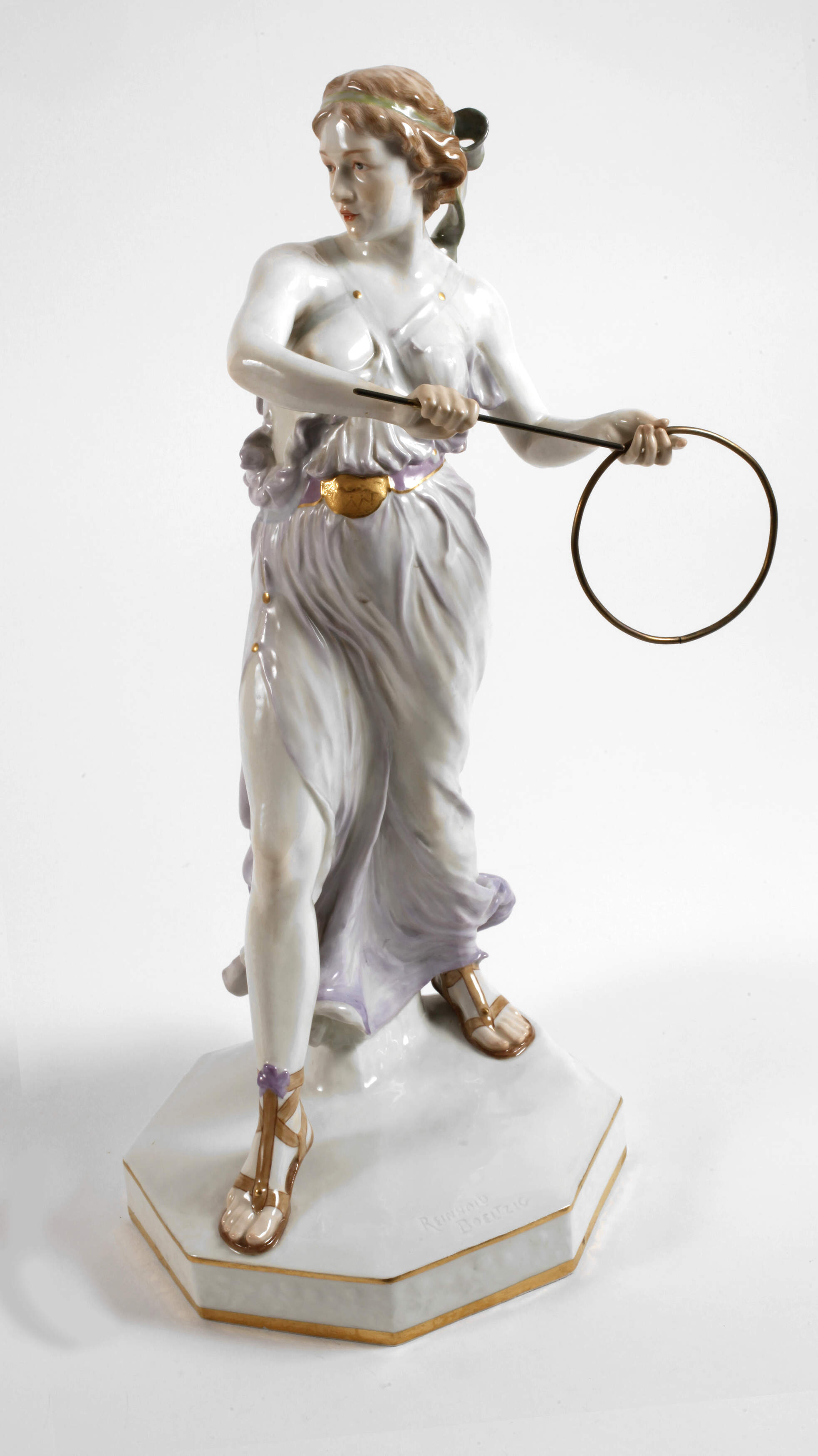 Meissen ”Reifenspielerin mit Stab”