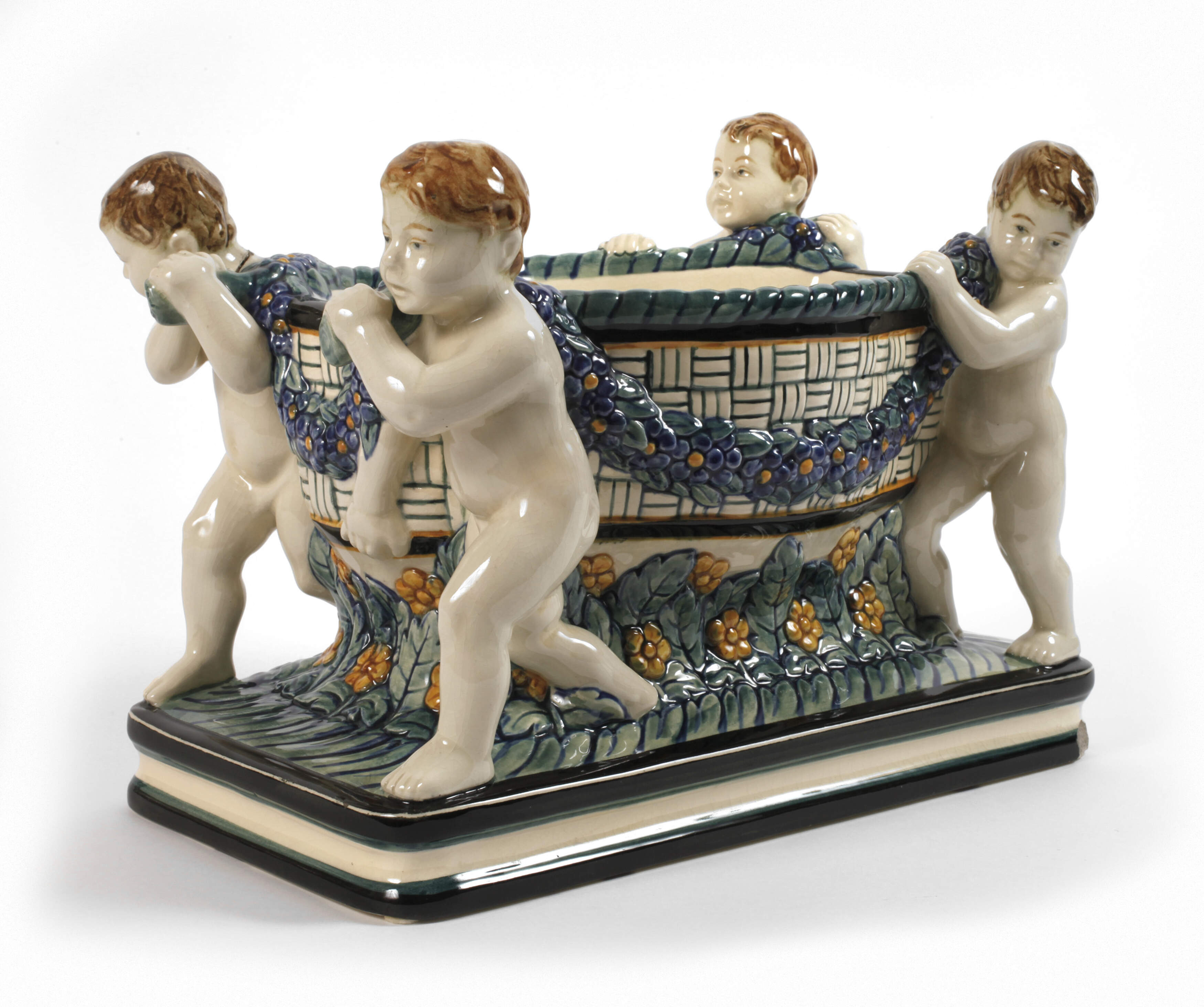 Karlsruhe Jardiniere mit vier Putten