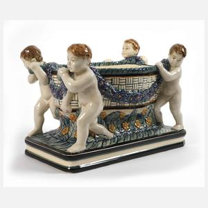 Karlsruhe Jardiniere mit vier Putten