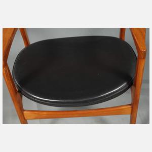 Sechs Armlehnstühle