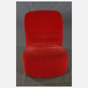 Schaumstoffsessel und Beistelltisch