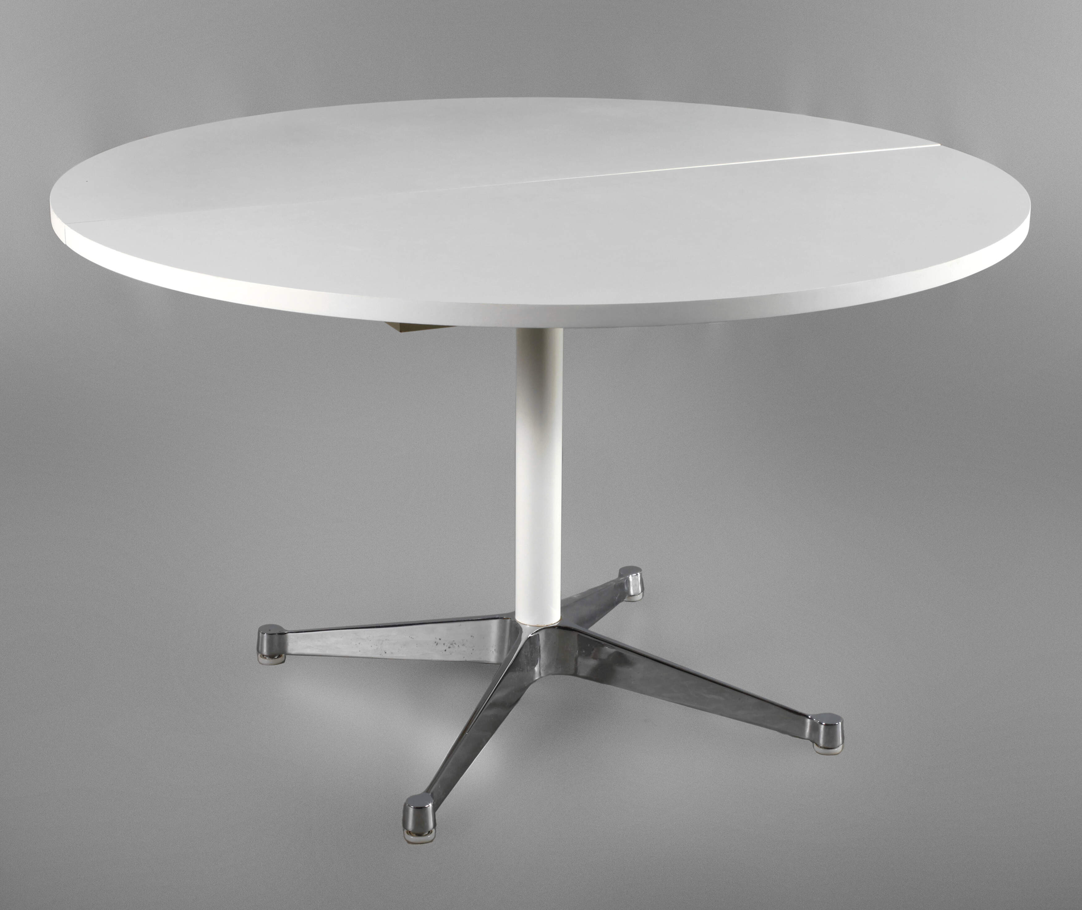 Ausziehbarer Esstisch