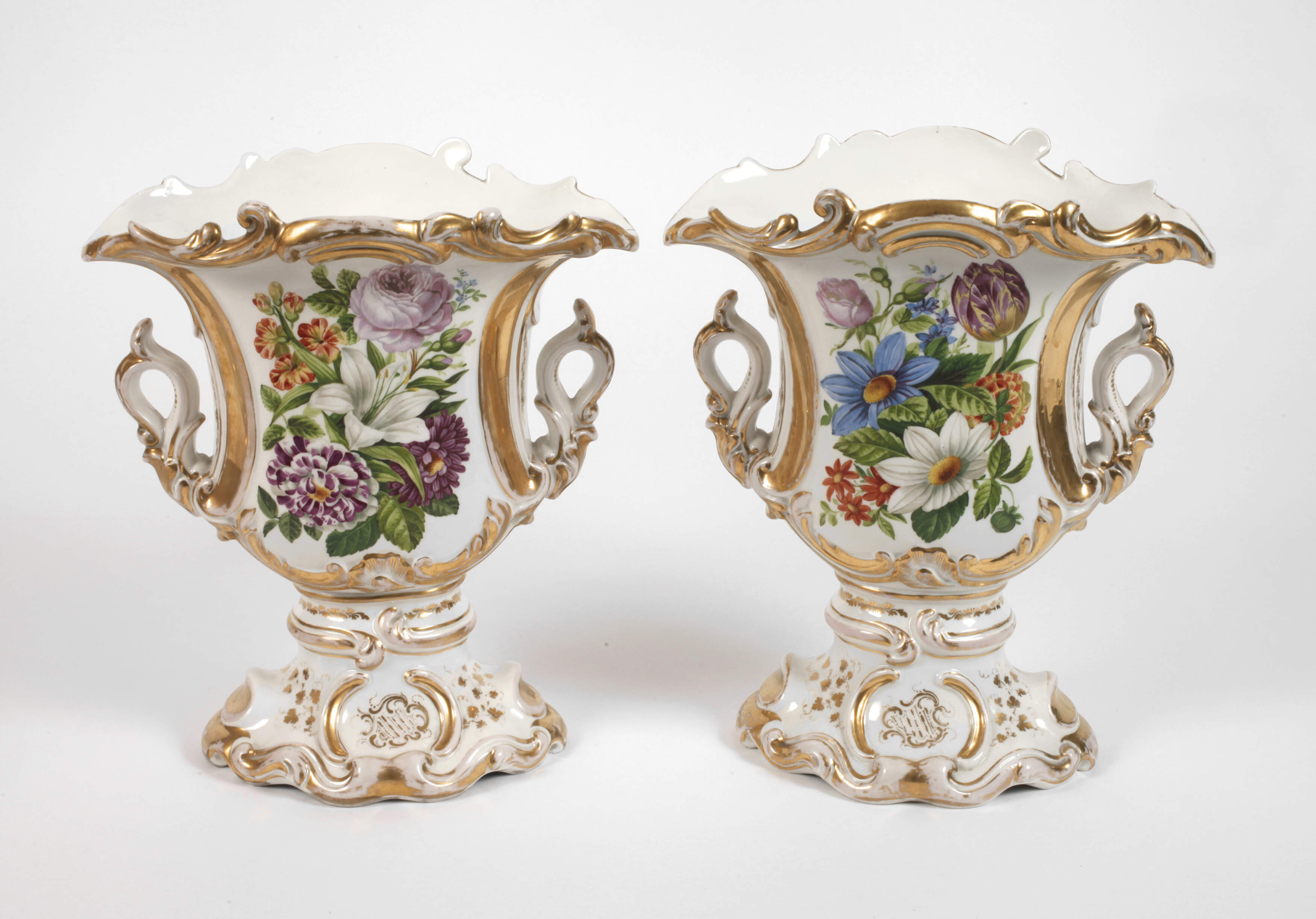 Berlin Moabit Paar prunkvolle Kratervasen