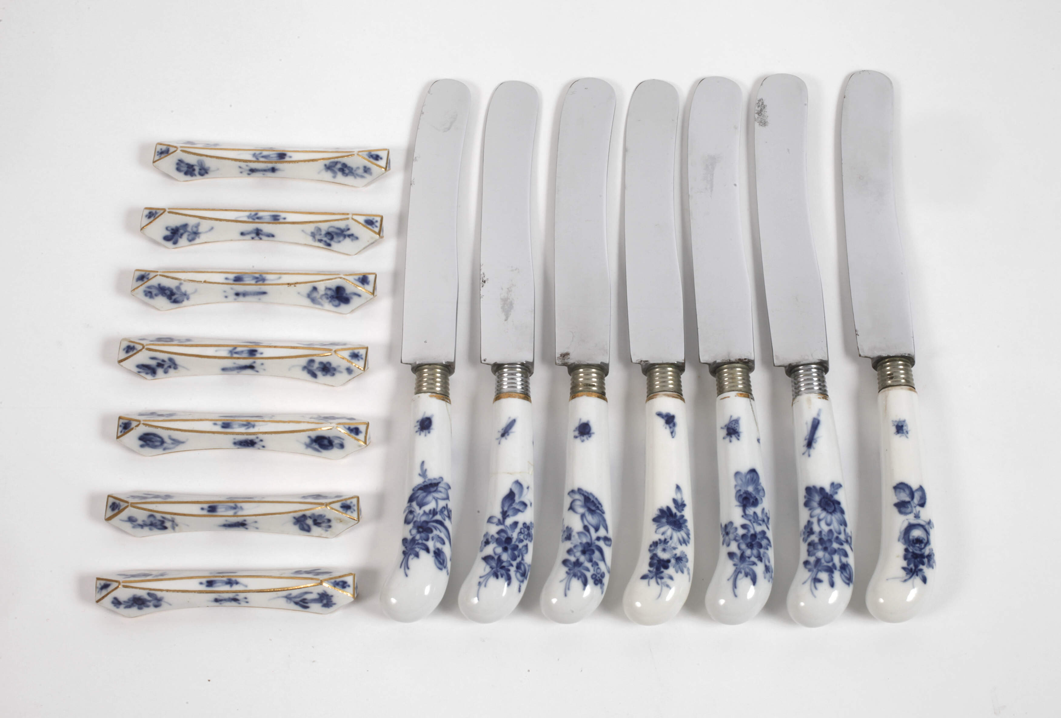 Meissen sieben Messerbänkchen "Blaue Blume"