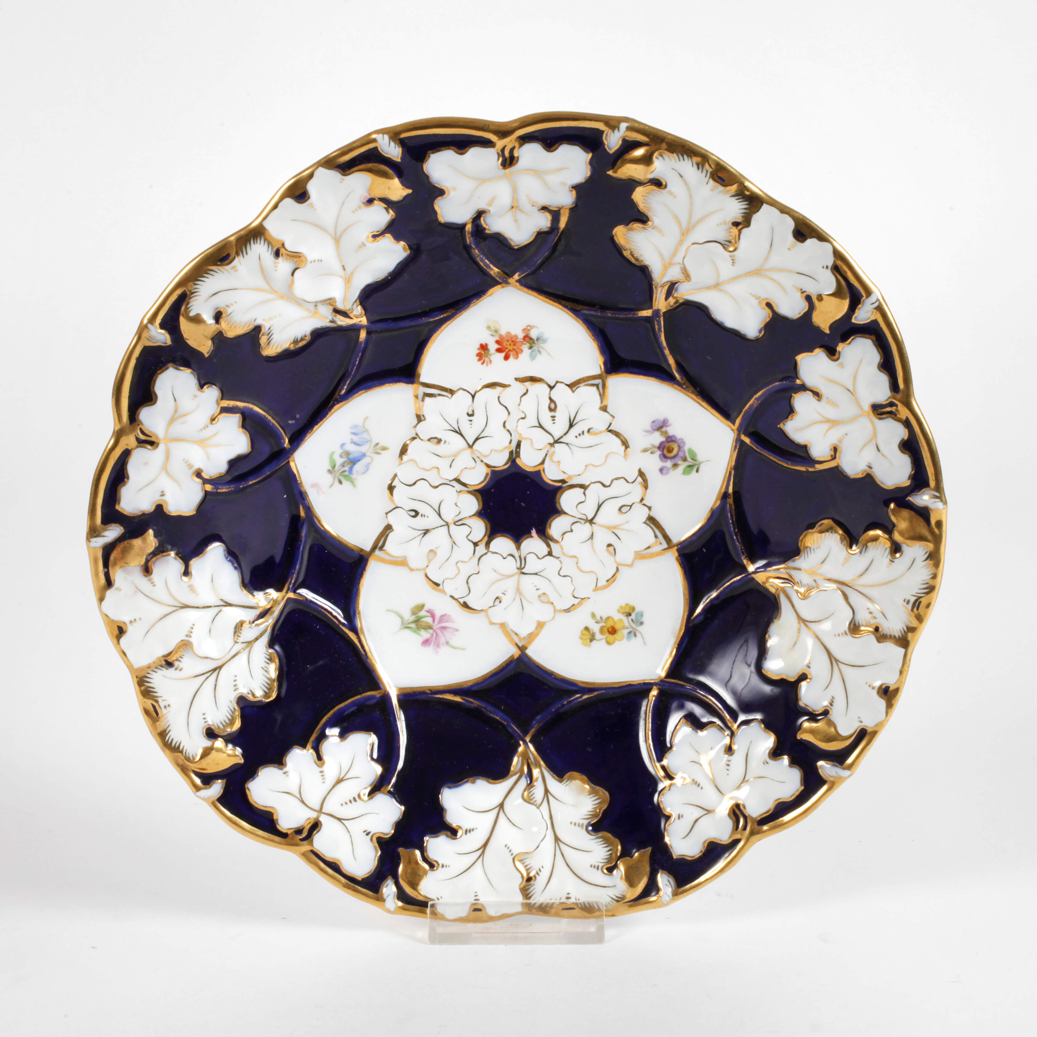 Meissen Prunkschale Streublümchendekor