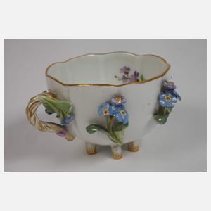 Meissen prunkvolle Mokkatasse Blütenbesatz