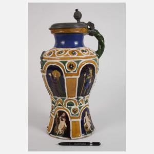 Übergroßer Krug im Renaissancestil