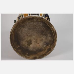 Übergroßer Krug im Renaissancestil