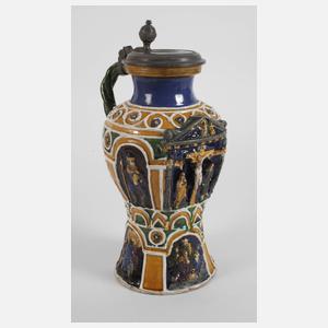 Übergroßer Krug im Renaissancestil