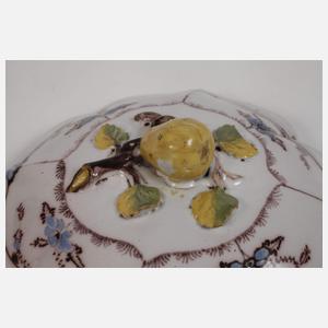 Teller und Deckeldose Fayence