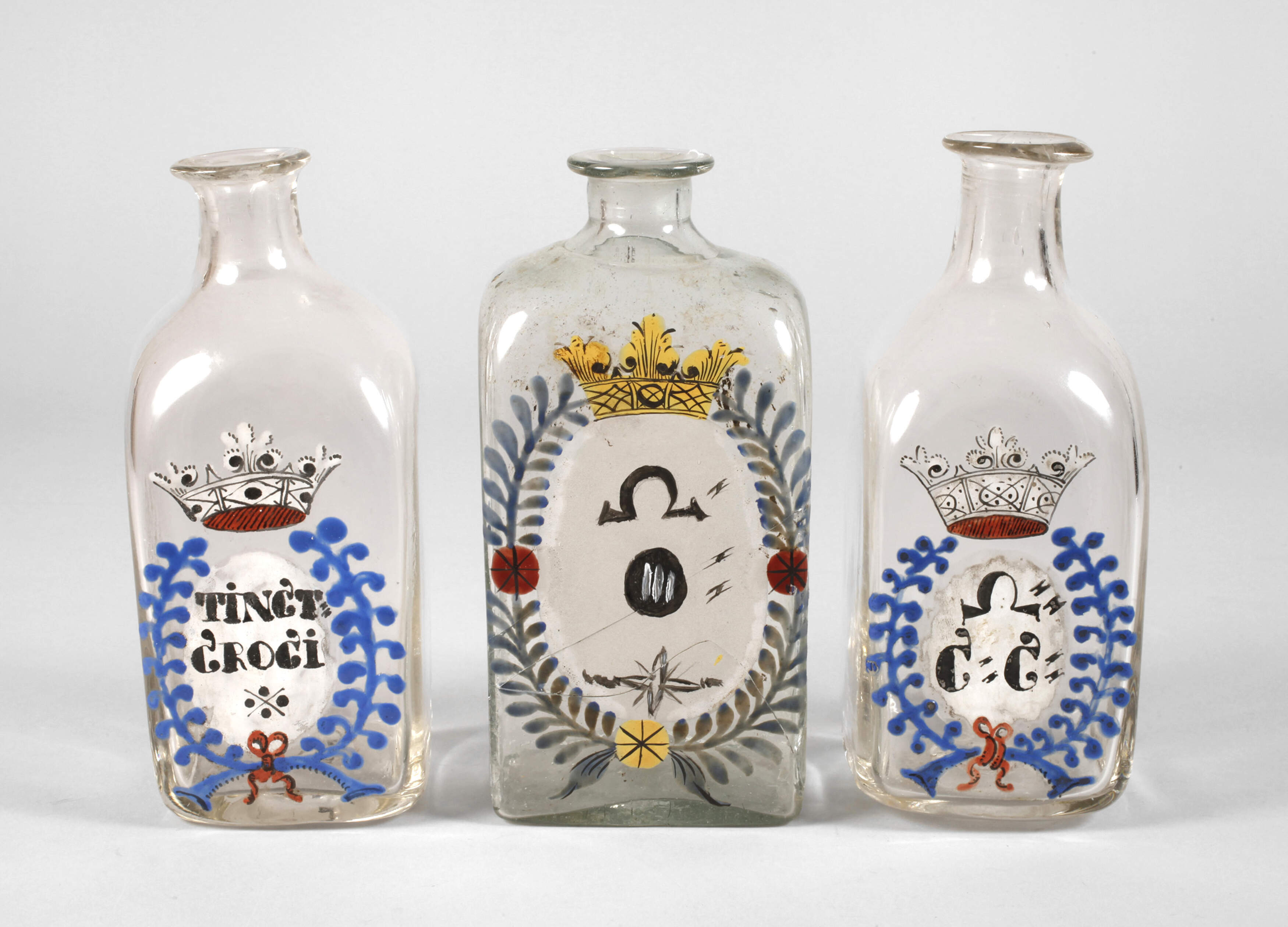 Drei barocke Apothekerflaschen