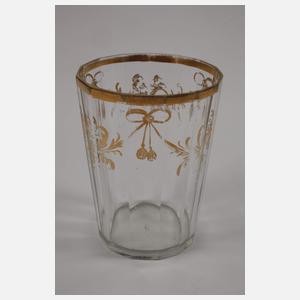 Zwei barocke Karaffen mit vier Gläsern