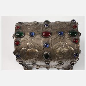 Silberdose in Truhenform