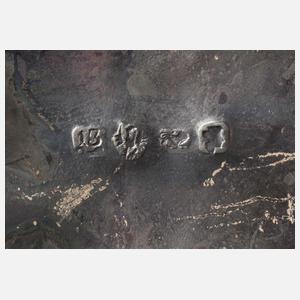 Silberdose in Truhenform