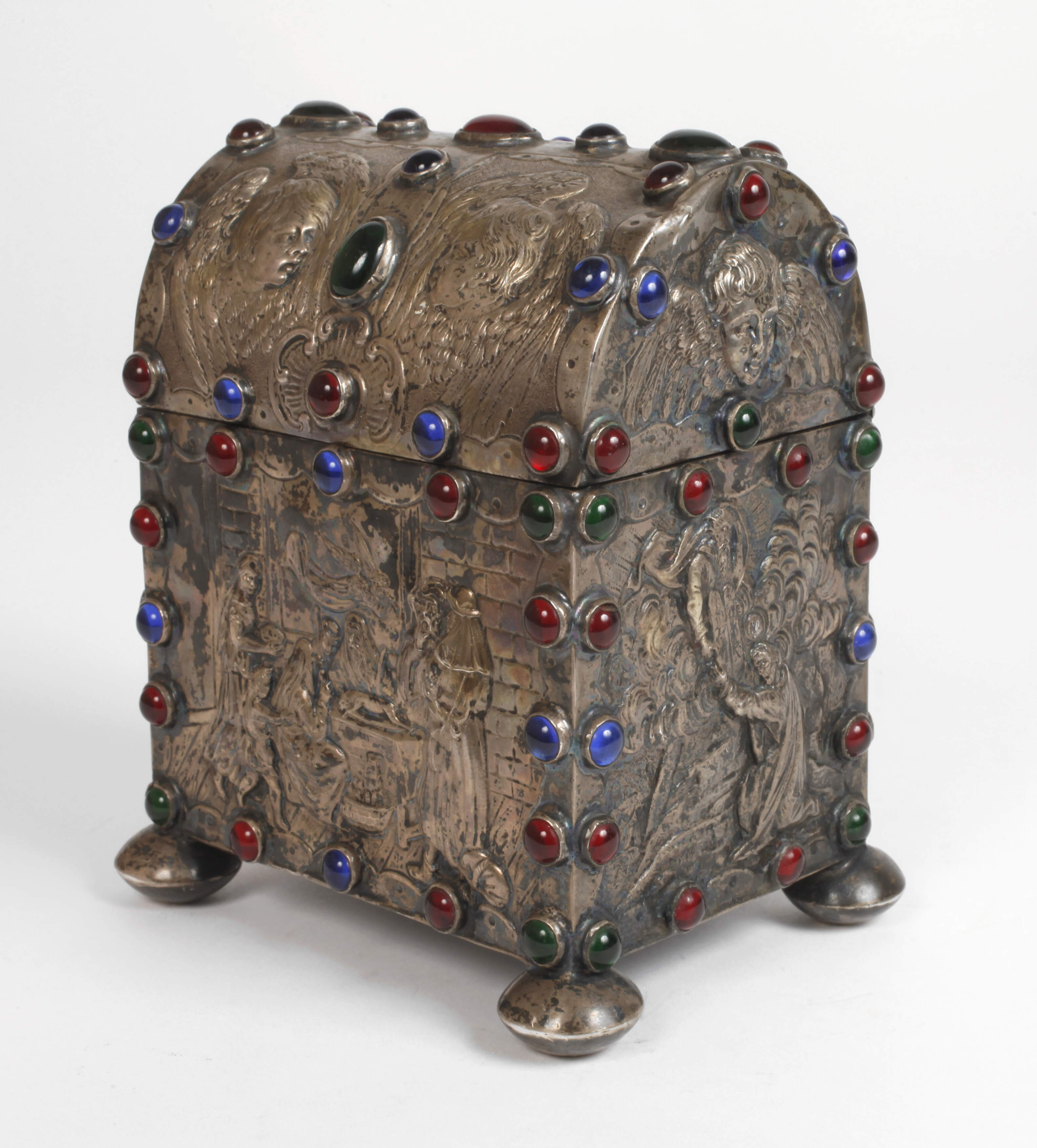 Silberdose in Truhenform