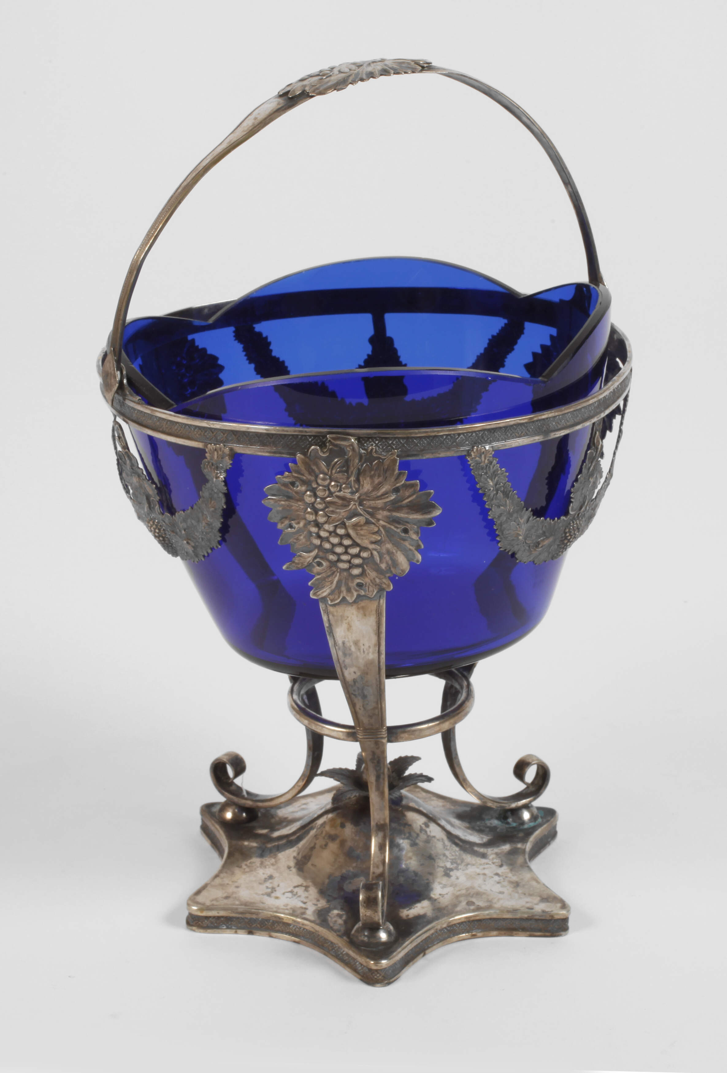 Klassizistische Henkelschale