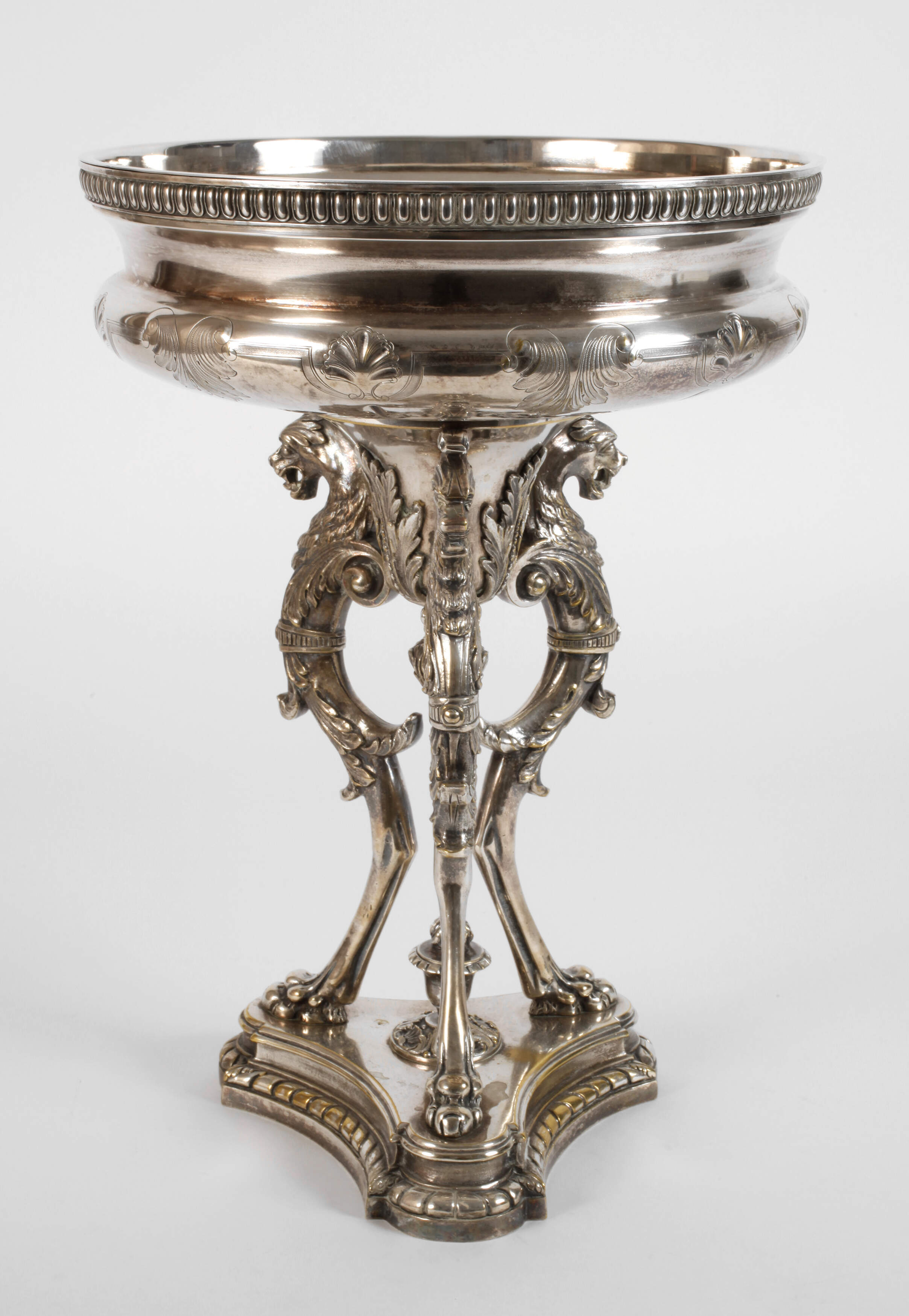 Großer Tafelaufsatz im klassizistischen Stil