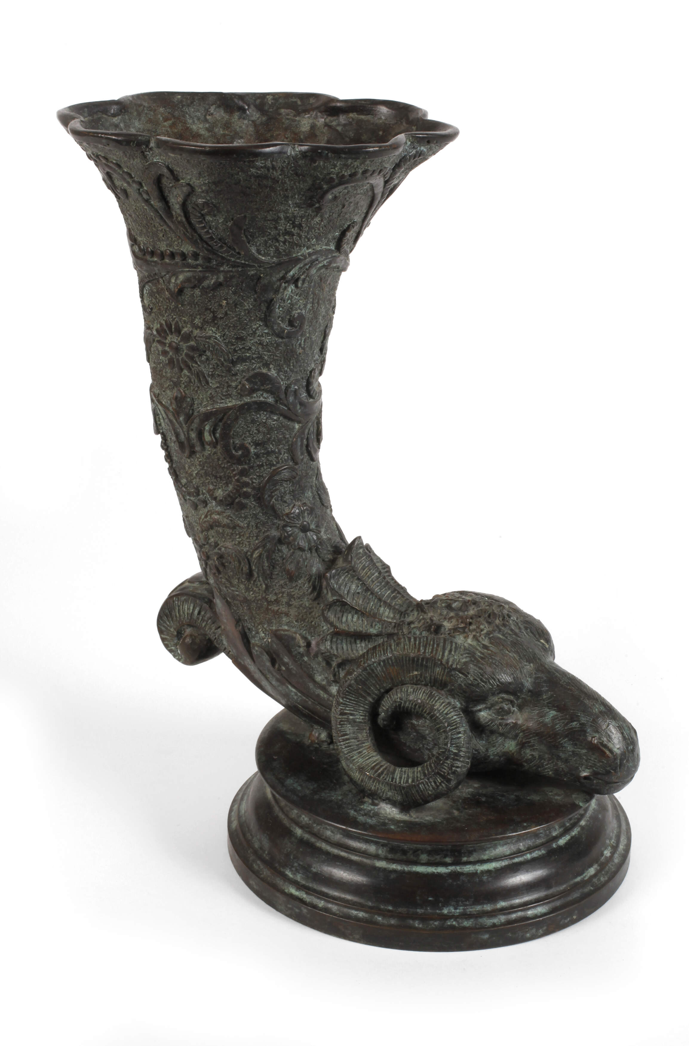 Bronzevase als Rhyton