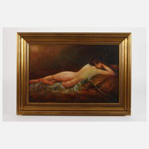 Liegender Mädchenakt