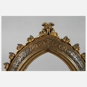 Neogotischer Architekturrahmen