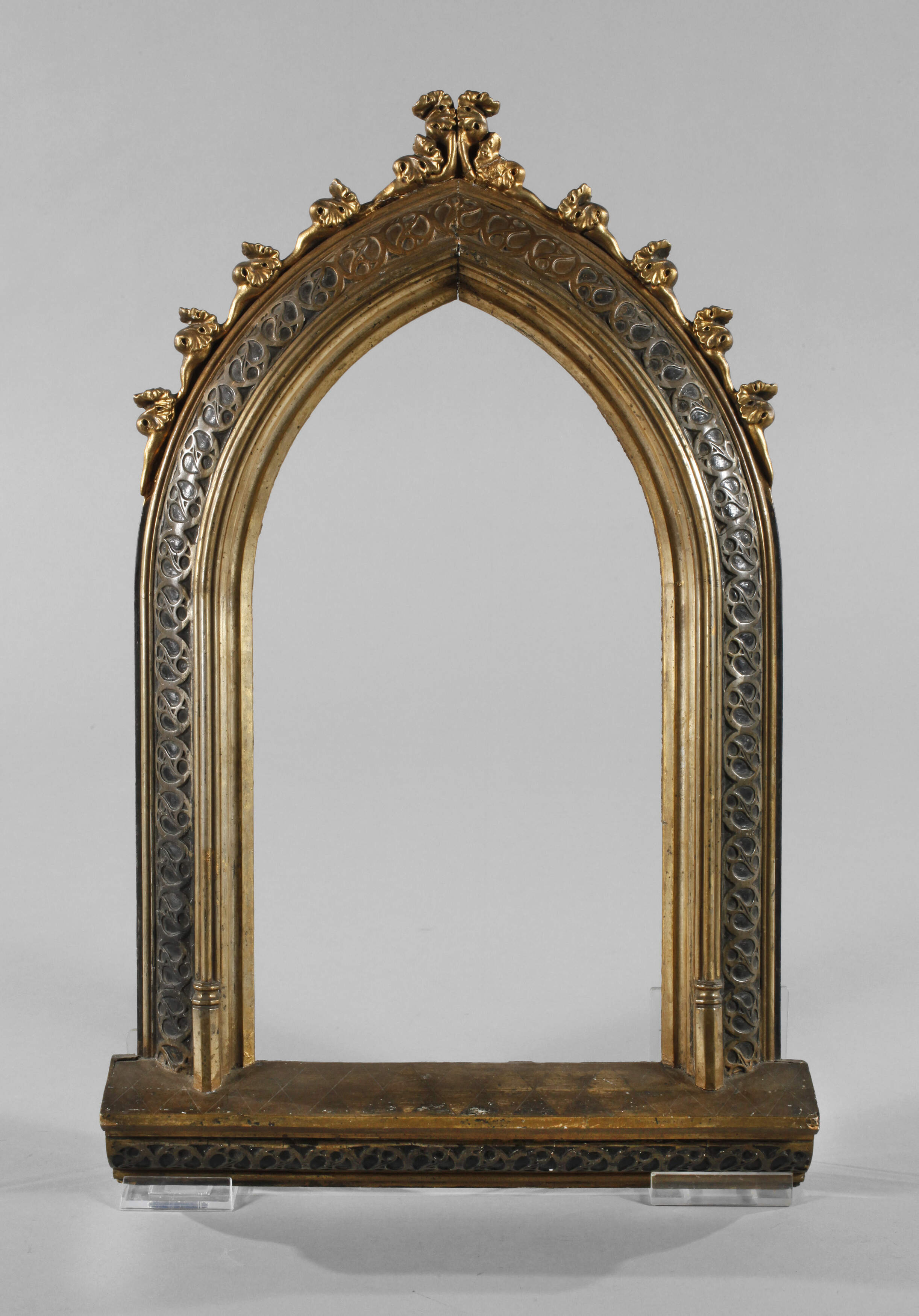 Neogotischer Architekturrahmen