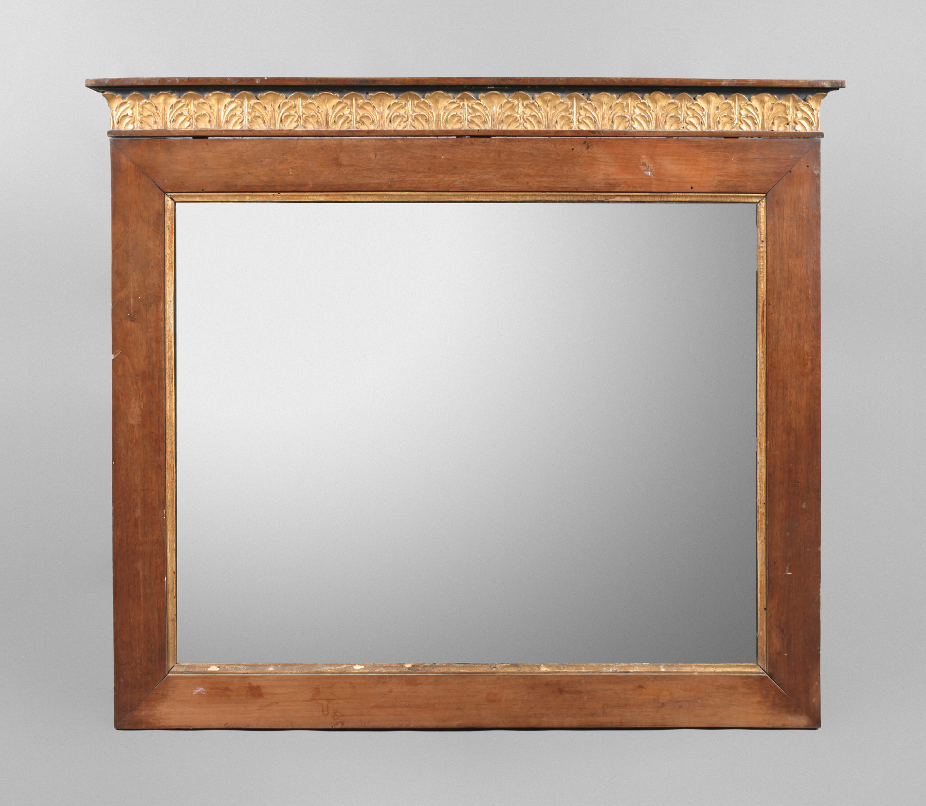 Klassizistischer Spiegelrahmen