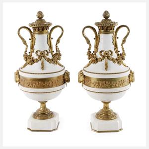 Paar klassizistische Amphorenvasen