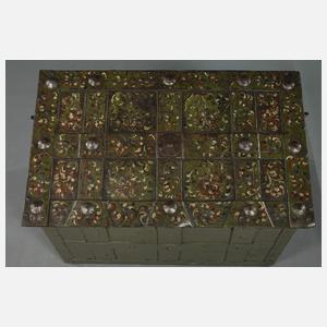 Seltene bemalte Eisentruhe