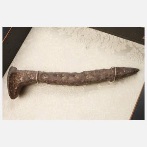 Zwei historische Nägel