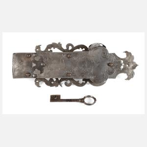 Prächtiges barockes Türschloss