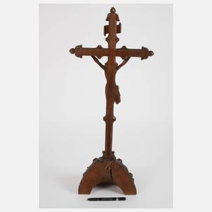 Geschnitztes Kruzifix